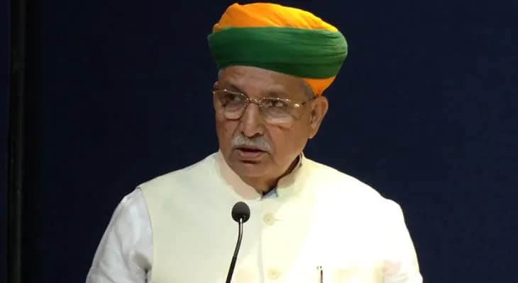 নয়াদিল্লিতে সভায় বক্তব্য রাখছেন কেন্দ্রীয় মন্ত্রী অর্জুন রাম মেঘওয়াল