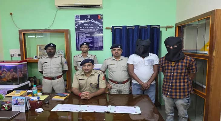 ঘোলা থানা এলাকায় মাদক পাচারের অভিযোগে গ্রেফতার ২