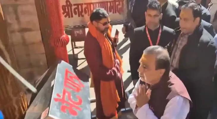 বদ্রীনাথ ধামে পুজো দিলেন শিল্পপতি মুকেশ আম্বানি