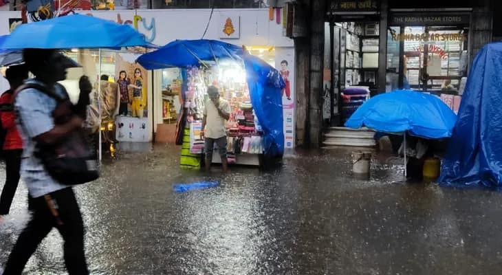 দু'ঘণ্টায় ৮৩ মিমি বৃষ্টিপাতের সাক্ষী রইল দক্ষিণ কলকাতার যোধপুর পার্ক এলাকা