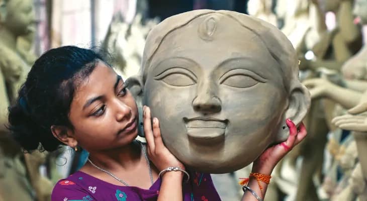 ঘুরে দাঁড়াচ্ছে দুর্যোগ বিধ্বস্ত উত্তরবঙ্গ, দ্বিতীয় মেগা উৎসব কালীপুজোর প্রস্তুতি তুঙ্গে শিলিগুড়ি, ধূপগুড়ি ও ময়নাগুড়িতে