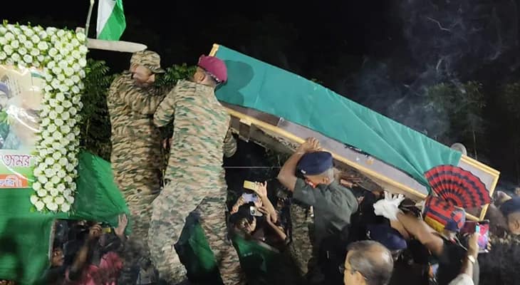 কাশ্মীরে নিহত ভারতীয় জওয়ান, মুর্শিদাবাদের হরিহরপাড়ায় মৃতদেহ এসে পৌঁছতেই গ্রামে কান্নার রোল