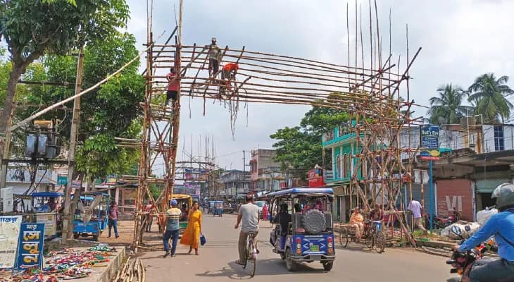 বনগাঁয় পুরপ্রধানের নির্দেশে তৎপরতা, খোলা হচ্ছে তোরণ