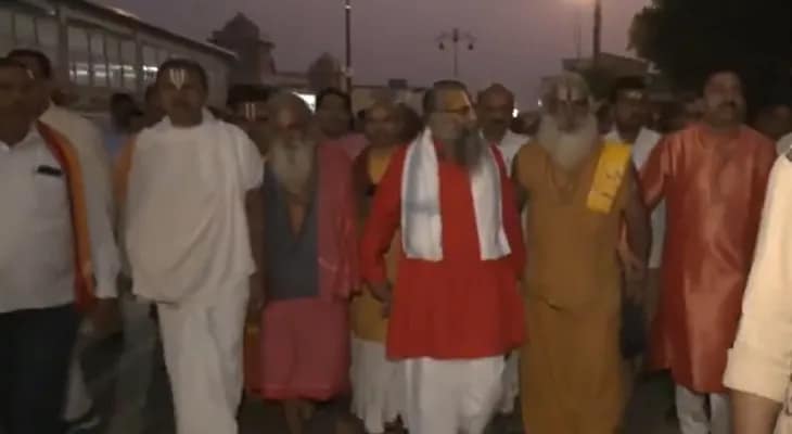 উত্তরপ্রদেশের অযোধ্যায় রামমন্দিরের পরিক্রমা শুরু করলেন নির্মহী আখারার সাধু, মহন্ত ও পুণ্যার্থীরা