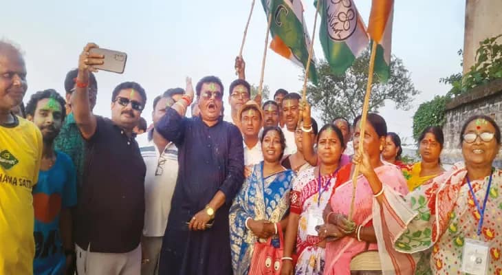 পাণ্ডুয়ার দুই সমবায় নির্বাচনে উড়ল সবুজ আবির, সাবেক ঘাঁটিতে শক্তিবৃদ্ধি বামেদের