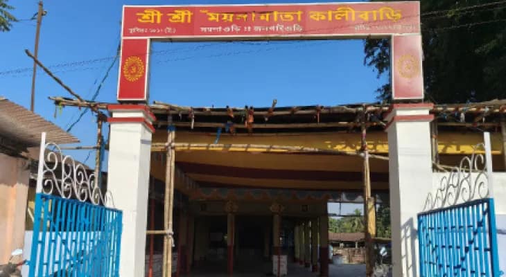 ময়নামাতা কালীবাড়িতে স্বর্ণালঙ্কারে সাজানো হয় মাকে, মধ্যরাতে হয় পুজো