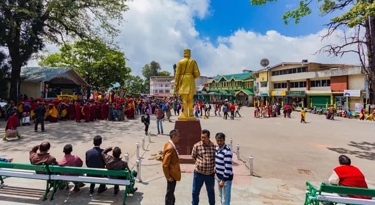 দুর্যোগ কাটিয়ে চেনা ছন্দে পাহাড়ের রানি দার্জিলিং, আশায় ব্যবসায়ীরা