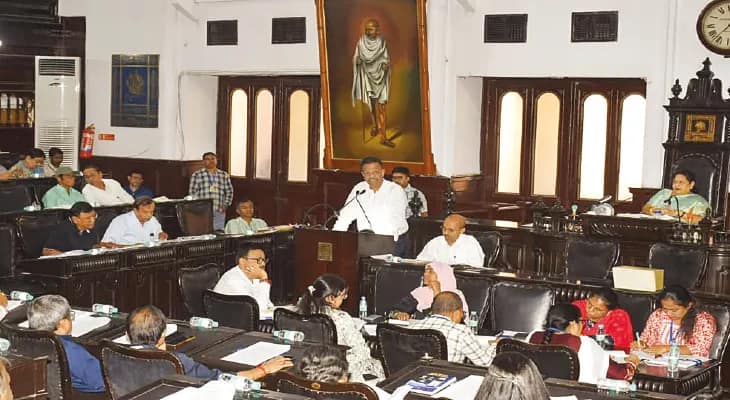 প্লাস্টিক বন্ধে পুলিশি নজরদারি প্রয়োজন, পুরসভার যথেষ্ট পরিকাঠামো নেই: মেয়র