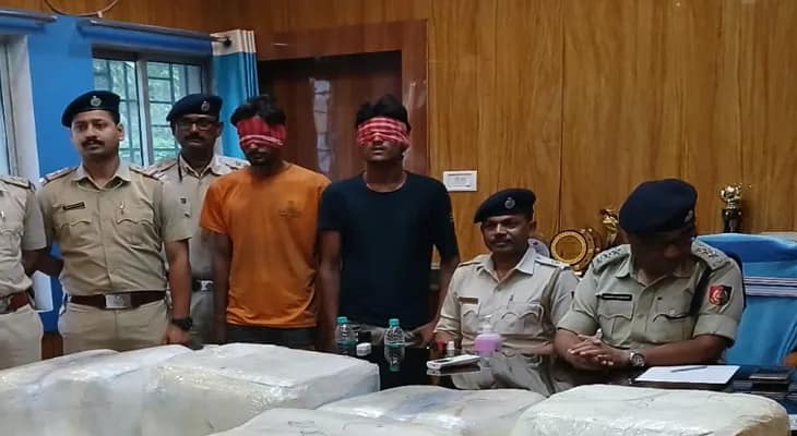 গ্লুকোজ ভর্তি ট্রাকের মধ্যে গাঁজা পাচার! মুর্শিদাবাদের বহরমপুরে গ্রেফতার দুই