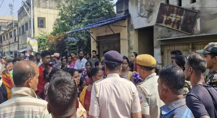 গাড়ি পার্কিংকে কেন্দ্র করে বচসা ও মারধরের জেরে মৃত যুবক, উত্তেজনা ইছাপুরে