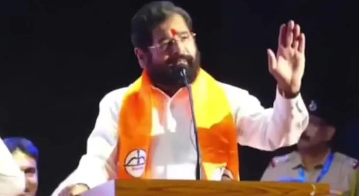 রত্নাগিরির সভায় বক্তব্য রাখছেন মহারাষ্ট্রের উপ-মুখ্যমন্ত্রী একনাথ সিন্ধে