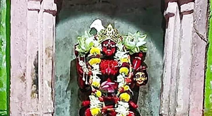 ৩০০ বছরের বেশি পুরনো, কবিরাজবাড়ির কালীপুজো