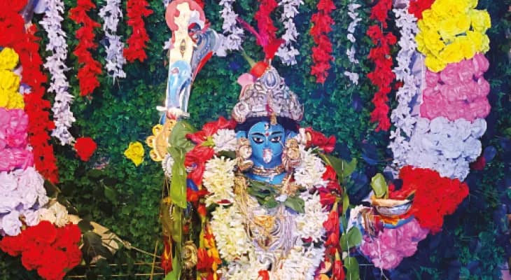 অমাবস্যা নয়, চতুদর্শীতে একসঙ্গে ৮ কালীর পুজো, ভিড় লক্ষাধিক মানুষের