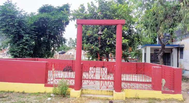 জমিদারি রীতি মেনে ঝুমুরকালীর আরাধনা, জঙ্গলে পাওয়া  মূর্তিতেই হয় পুজো