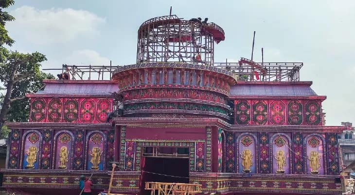 রকমারি মণ্ডপ, আলোসজ্জায় কালীতীর্থ হয়ে উঠেছে বাগদা