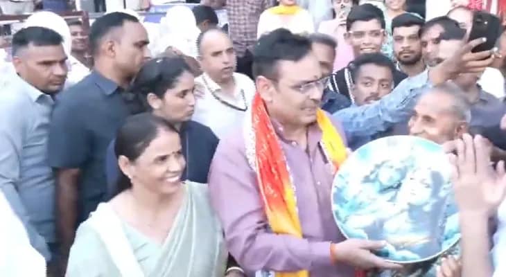 জয়পুরের মানসরোবর মার্কেটে গেলেন রাজস্থানের মুখমন্ত্রী ভজনলাল শর্মা