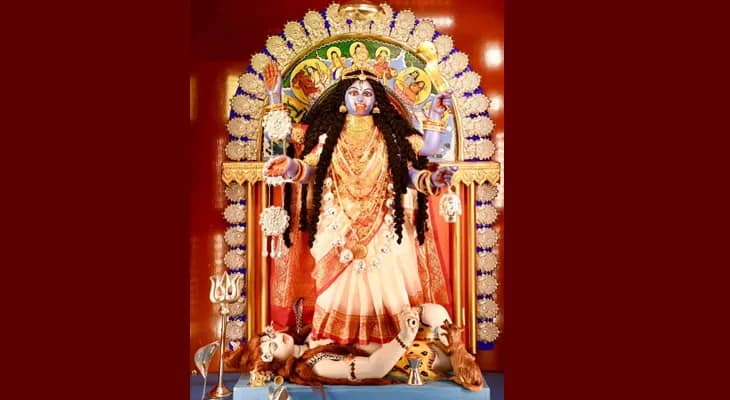 মুখ্যমন্ত্রী মমতা বন্দ্যোপাধ্যায়ের বাড়িতে ধুমধাম সহকারে হচ্ছে কালীপুজো