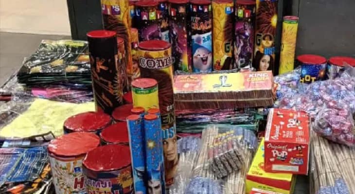 ভূত চতুর্দশীতে তৎপর পুলিশ, বাজেয়াপ্ত  হল ১ হাজার ৮৭২ কেজি বেআইনি বাজি