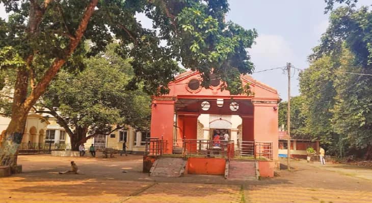 চারশো বছর ধরে চিল্কিগড় রাজবাড়িতে পটে কালীপুজো, কনকদুর্গা পূজিত হন কালীরূপে