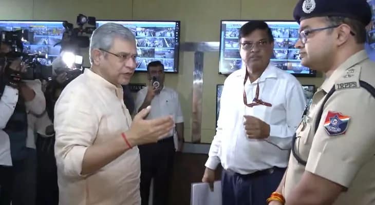 নয়াদিল্লি স্টেশন পরিদর্শনে এলেন রেলমন্ত্রী অশ্বিনী বৈষ্ণব