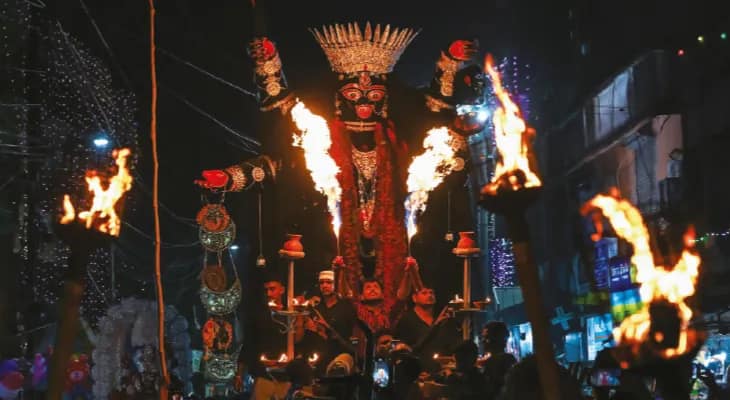 শান্তিপুরে বামাকালীর নৃত্য দেখতে লক্ষ মানুষের ঢল