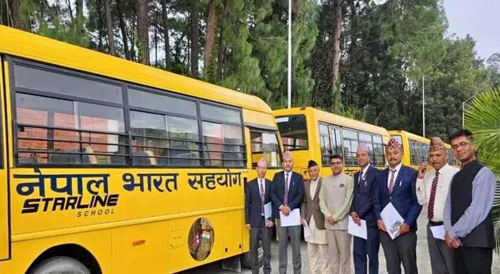 নেপালকে ৮১টি স্কুলবাস উপহার দিল ভারত