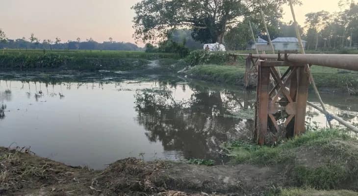 শীতলকুচির গাদোপোঁতায় খুটামারা নদীতে কংক্রিটের সেতু নির্মাণের দাবি বাসিন্দাদের