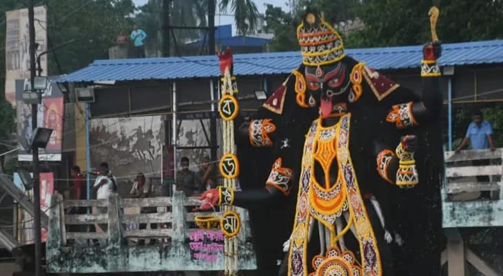 নৈহাটিতে গঙ্গায় নিরঞ্জন বড়োমার