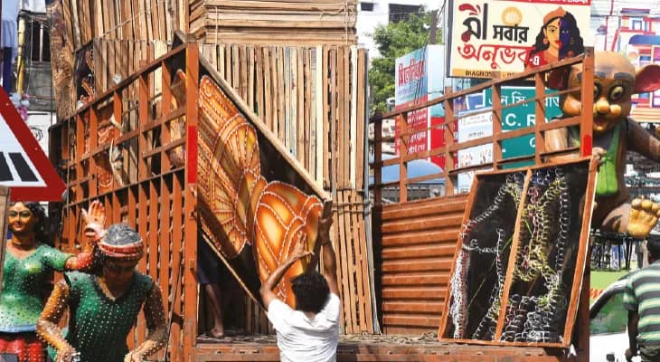কালীপুজো শেষে স্বাভাবিক ছন্দে বারাসত ও মধ্যমগ্রাম, তিন রাতে আটক ৩০০