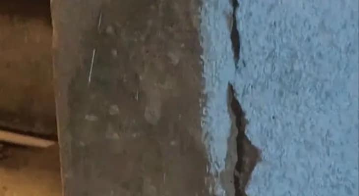 দিল্লিতে পাঁচতলা বাড়িতে ফাটল, বাসিন্দাদের সরিয়ে নিয়ে গেল পুলিশ