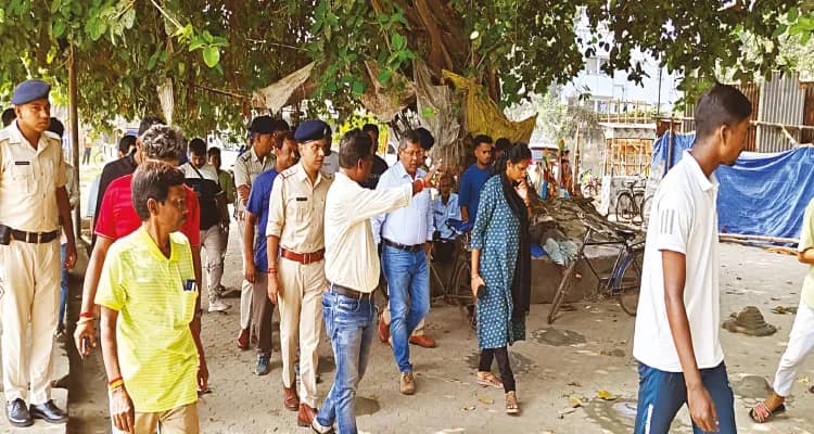 ছট: উলুবেড়িয়া থেকে বাউড়িয়ায় প্রস্তুতি পরিদর্শন জেলাশাসকের