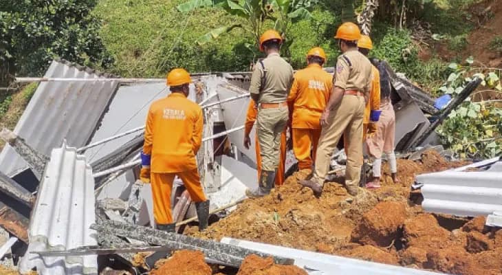 রান্না করতে বাড়িতে ফিরে ভূমিধসের কবলে, কেরলে মর্মান্তিক মৃত্যু হল প্রৌঢ়ের