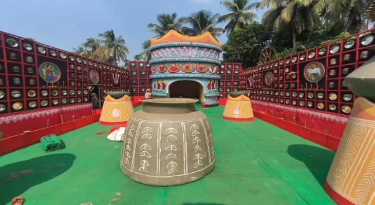 জগন্নাথ মন্দির থেকে মায়ের হেঁশেল অশোকনগরে জগদ্ধাত্রী পুজোর থিমে বৈচিত্র্যের সম্ভার
