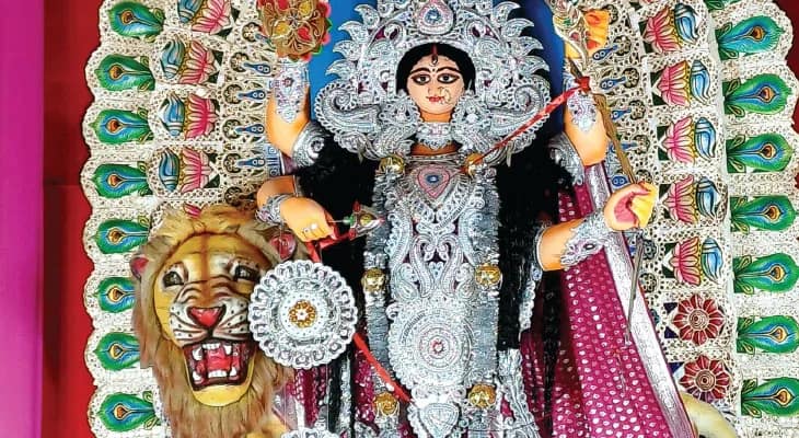 নানা কল্পনায় বঙ্গধাত্রী জগদ্ধাত্রী