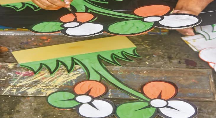 চেয়ারম্যান বদল নিয়ে জলঘোলা মাথাভাঙা ও হলদিবাড়ি পুরসভায়, কপালে ভাঁজ শাসকের