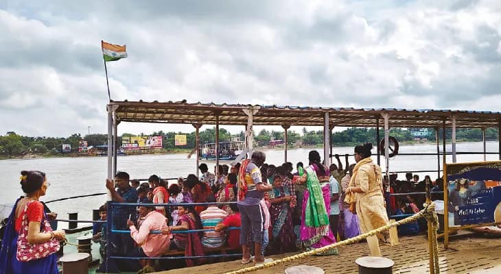 রাস উপলক্ষ্যে অতিরিক্ত যন্ত্রচালিত নৌকা ও লঞ্চ চালাবে নবদ্বীপ ফেরিঘাট কর্তৃপক্ষ