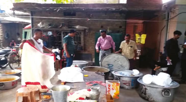 পান্তাভাত, কচুশাক ও চালতার চাটনি জগদ্ধাত্রী পুজোর ভোগে