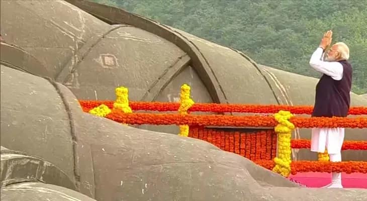 রাষ্ট্রীয় একতা দিবস: গুজরাতের একতা নগরীতে সর্দার বল্লভভাই প্যাটেলের মূর্তিতে শ্রদ্ধা জানালেন প্রধানমন্ত্রী নরেন্দ্র মোদি