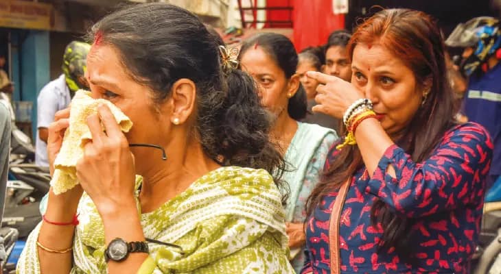 বৃষ্টিতে ভিজে সকাল থেকে অপেক্ষা, জুবিনের শেষ ছবি মুক্তির পর উন্মাদনা অসমজুড়ে