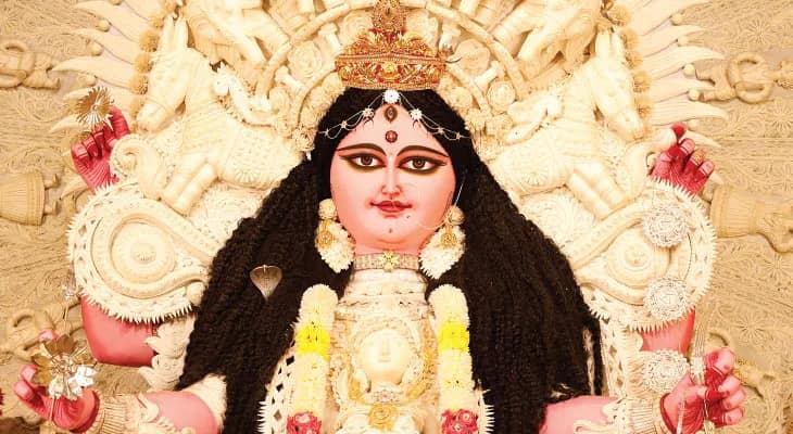 দশমীতেও চন্দননগরে বাঁধভাঙা ভিড়, ভোর পর্যন্ত সরগরম শহর
