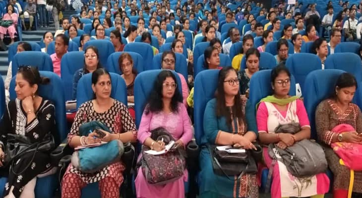নজরুল মঞ্চে এসআইআর নিয়ে চলছে বিএলও-দের বিশেষ ট্রেনিং