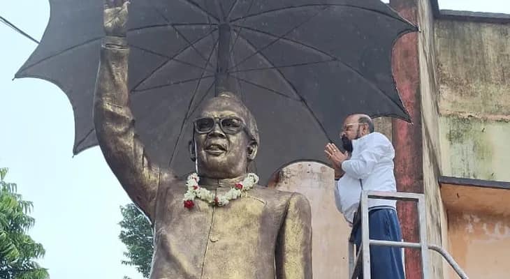 মালদহ জুড়ে পালিত হল গনি খান চৌধুরীর জন্মদিন