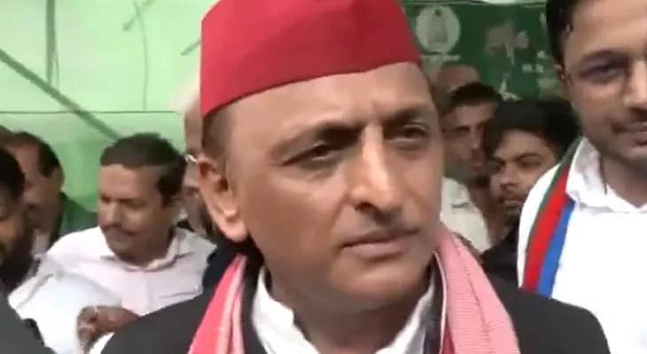 যোগীকে পালটা ‘বানর’ কটাক্ষ অখিলেশের