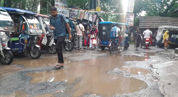 বসিরহাট হাসপাতাল যাওয়ার  রাস্তা বেহাল, শীঘ্রই মেরামত