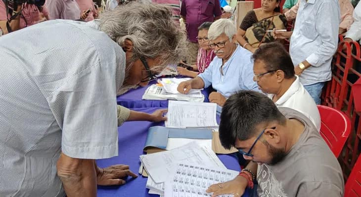 যাদবপুরের গাঙ্গুলিবাগানে এসআইআর সংক্রান্ত ক্যাম্প সিপিএমের