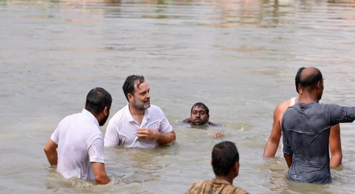 বিহারে মৎস্যজীবীদের সঙ্গে সময় কাটালেন লোকসভার বিরোধী দলনেতা রাহুল গান্ধী