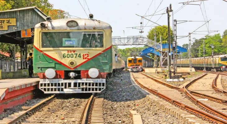 শিয়ালদহ-লালগোলা শাখায় এবার ফিরছে দু’জোড়া মেমু, ধাপে ধাপে ফেরানো হবে সমস্ত ট্রেন, আশ্বাস রেল কর্তৃপক্ষের