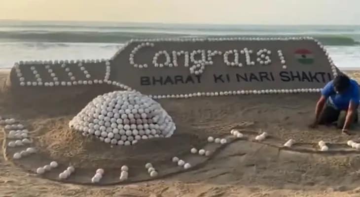 মহিলা ক্রিকেট বিশ্বকাপ: পুরীর সমুদ্র সৈকতে হরমনপ্রীতদের শুভেচ্ছা জানিয়ে বিশেষ স্যান্ড আর্ট সুদর্শন পট্টনায়েকের
