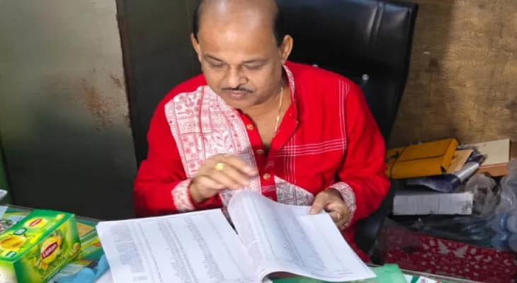 ২০০২ সালের ভোটার তালিকায় নাম নেই বারুইপুরের কাউন্সিলারের, বিপাকে  জয়নগরের জনপ্রতিনিধিও