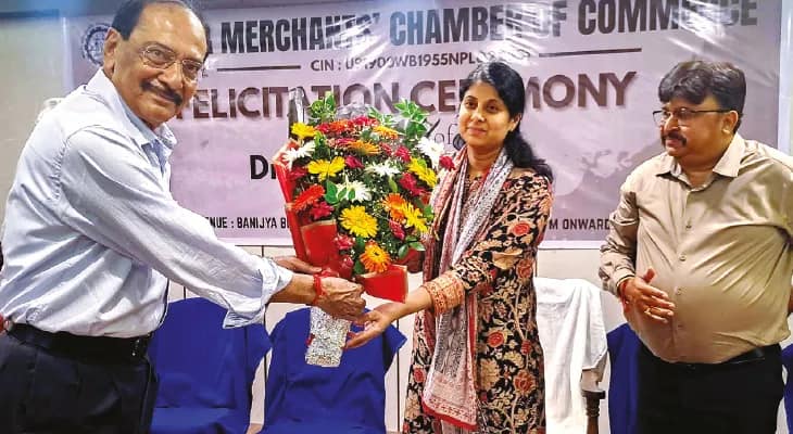 মালদহ মার্চেন্টস চেম্বার অফ কমার্সের সংবর্ধনা, পাশে থাকার আশ্বাস ডিএমের